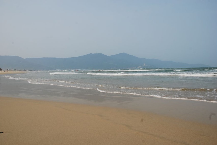 Pham Van Dong Beach_2